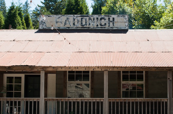 vintage-pastel-wedding-at-radonich-ranch