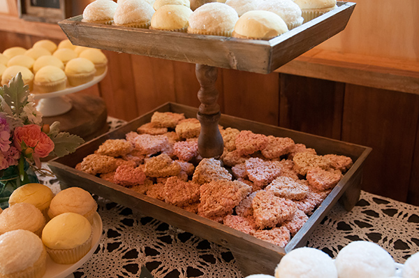 vintage-pastel-wedding-at-radonich-ranch