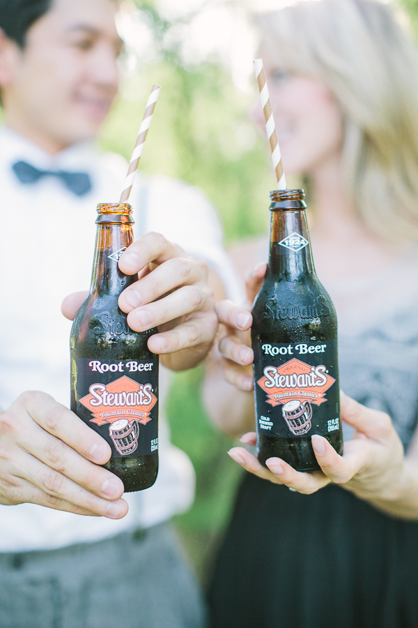 vintage-picnic-engagement-session