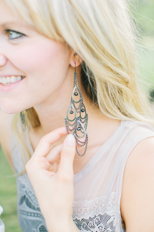 vintage-picnic-engagement-session