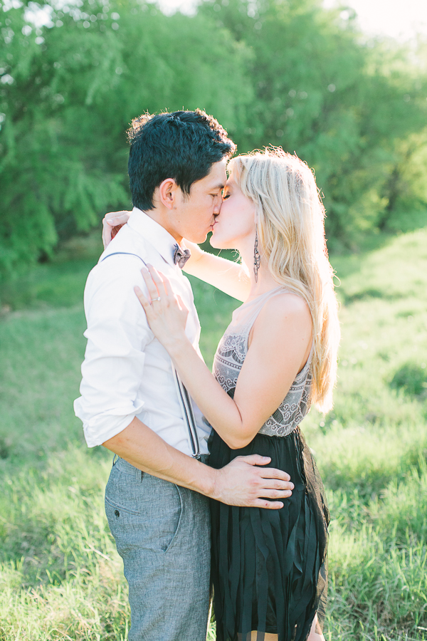 vintage-picnic-engagement-session