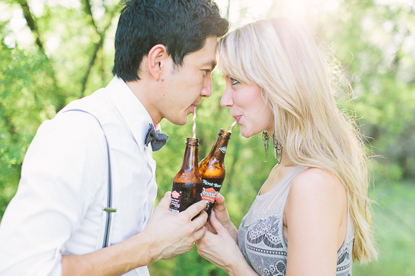 vintage-picnic-engagement-session