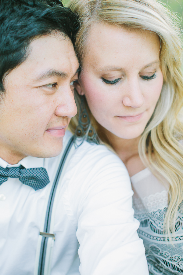 vintage-picnic-engagement-session