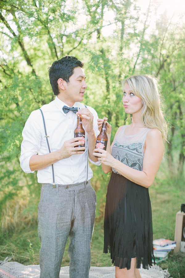 vintage-picnic-engagement-session
