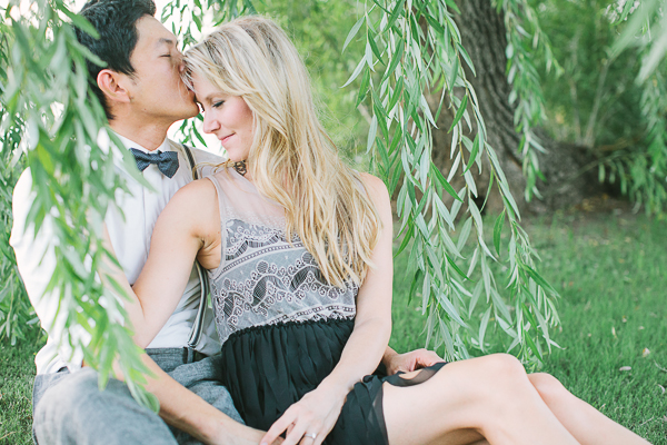 vintage-picnic-engagement-session
