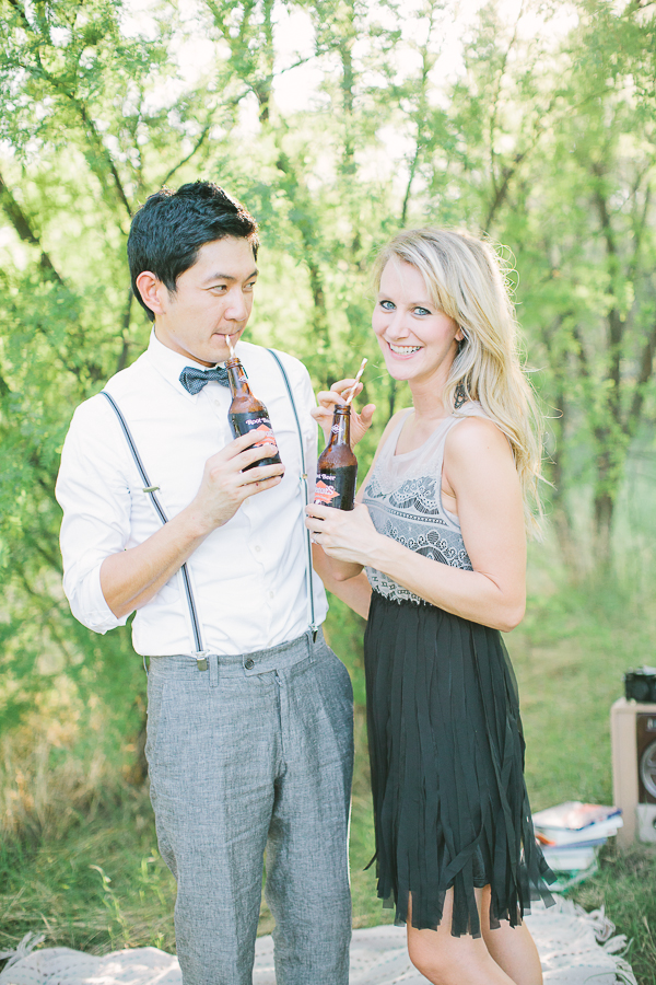 vintage-picnic-engagement-session