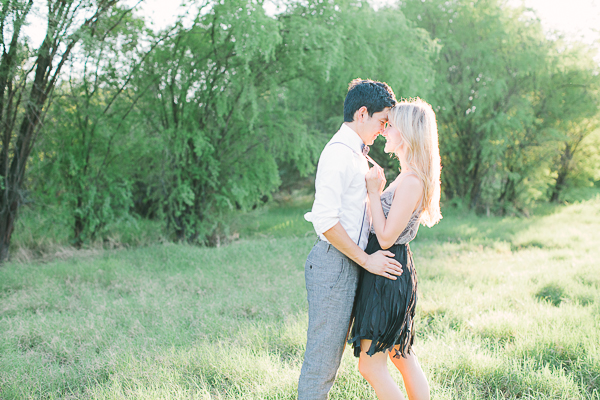 vintage-picnic-engagement-session