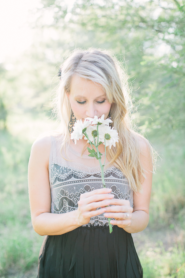 vintage-picnic-engagement-session