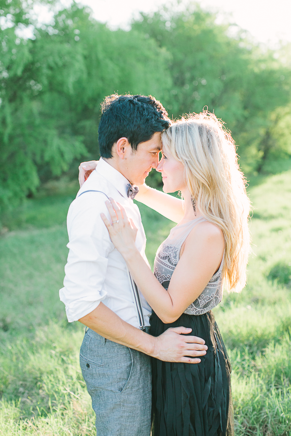 vintage-picnic-engagement-session