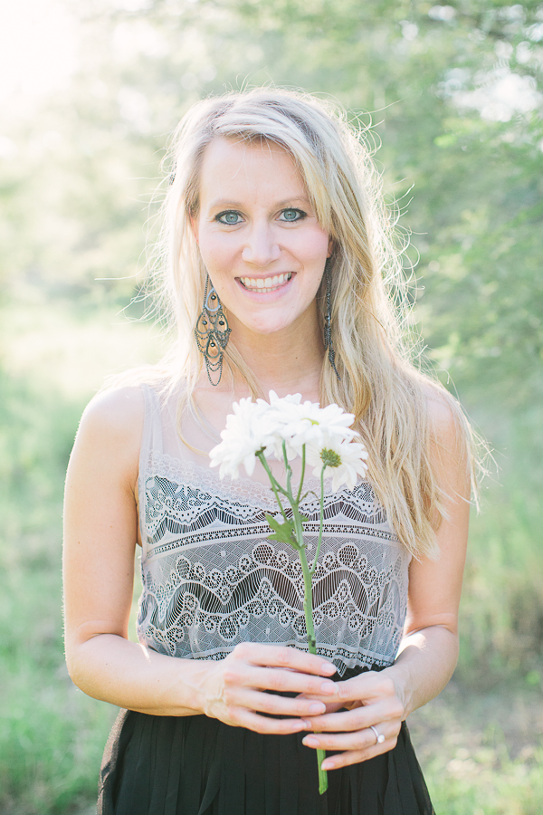 vintage-picnic-engagement-session