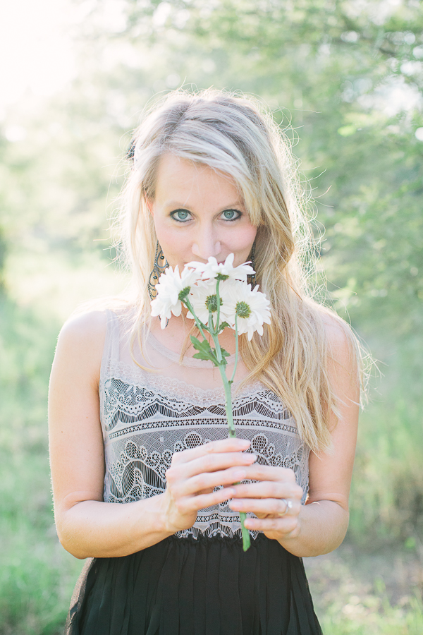 vintage-picnic-engagement-session