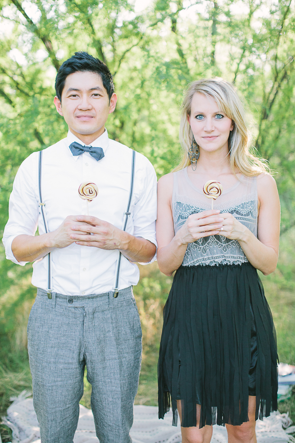 vintage-picnic-engagement-session