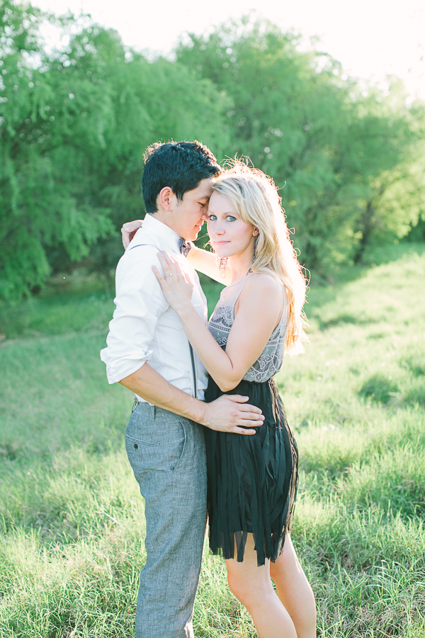 vintage-picnic-engagement-session
