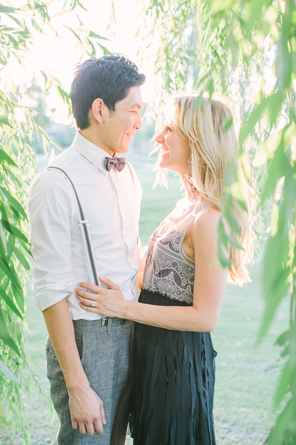 vintage-picnic-engagement-session
