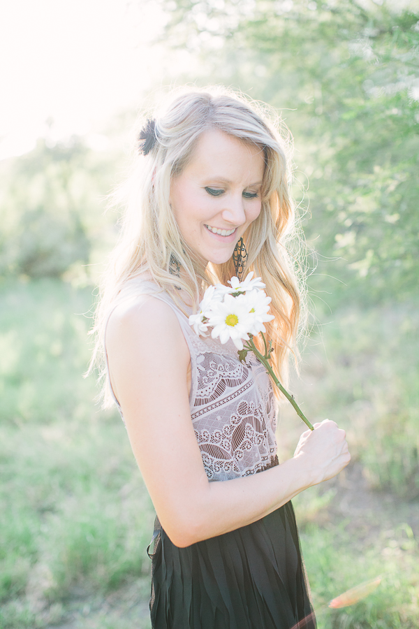 vintage-picnic-engagement-session