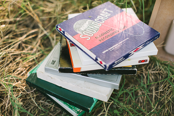 vintage-picnic-engagement-session