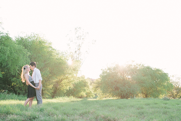 vintage-picnic-engagement-session