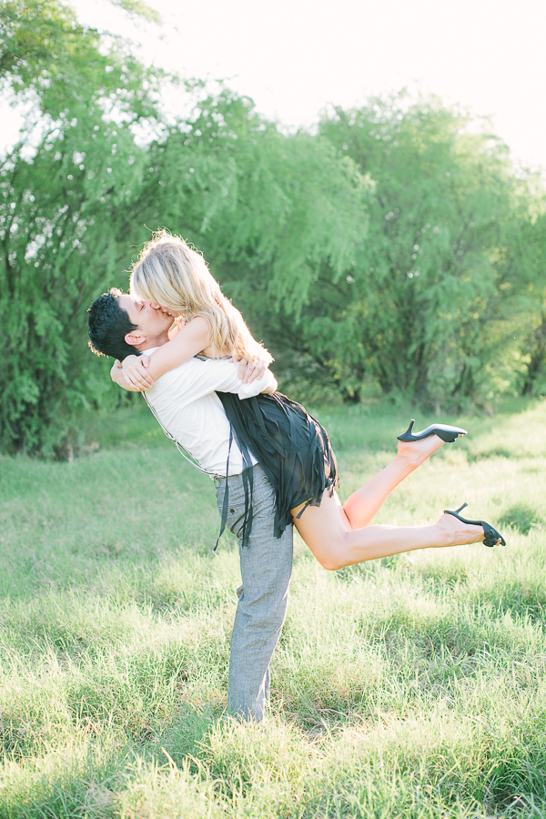 vintage-picnic-engagement-session