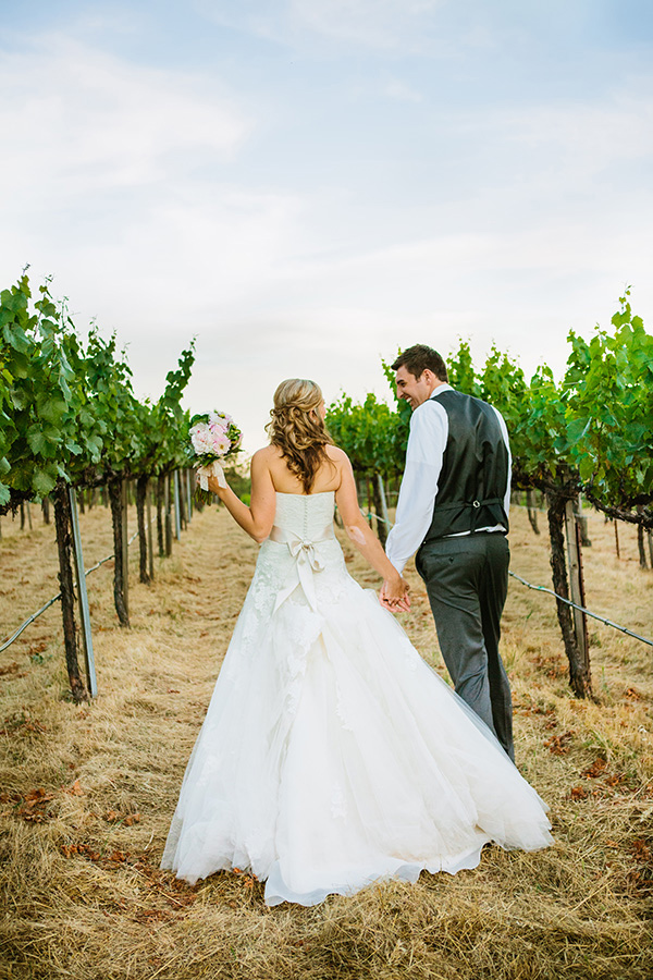 vintage-vineyard-wedding