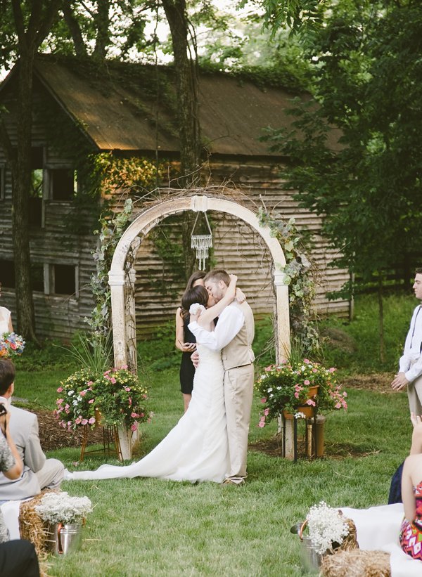 beauteous-backyard-wedding