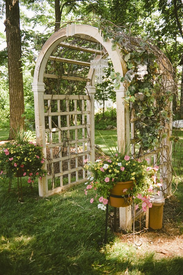 beauteous-backyard-wedding