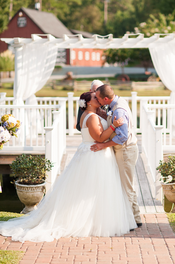 blue-and-green-country-wedding-at