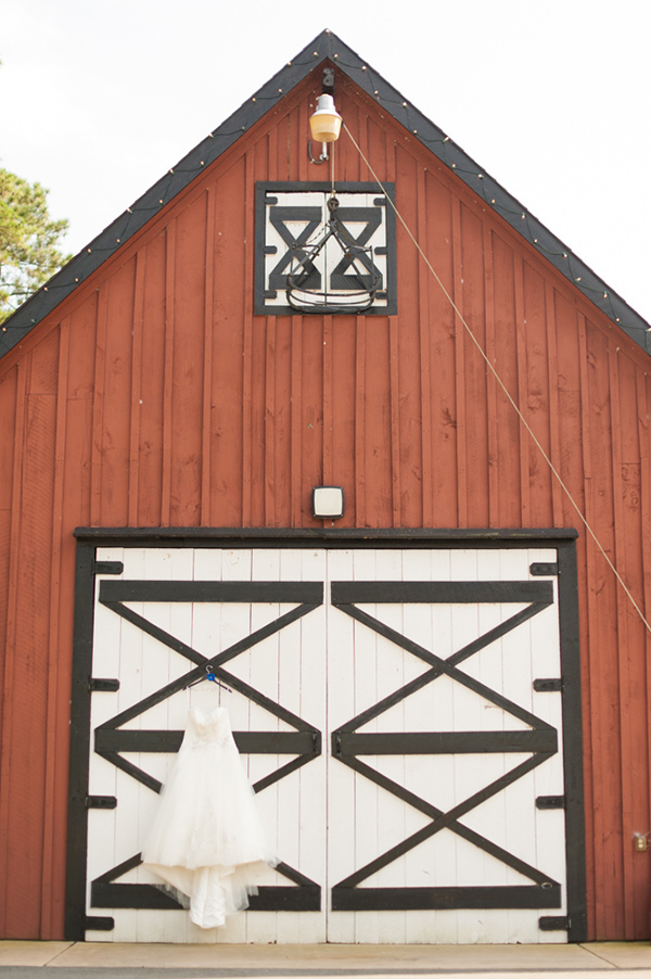 blue-and-green-country-wedding-at