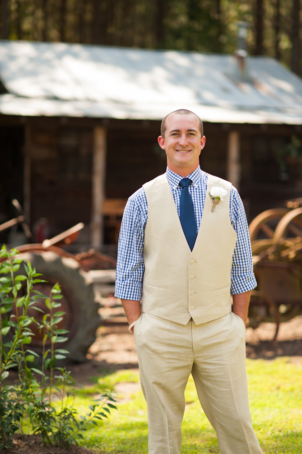 blue-and-green-country-wedding-at