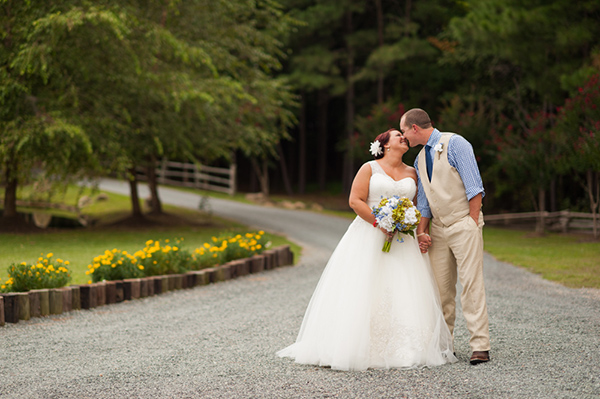 blue-and-green-country-wedding-at