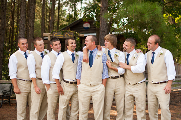 blue-and-green-country-wedding-at