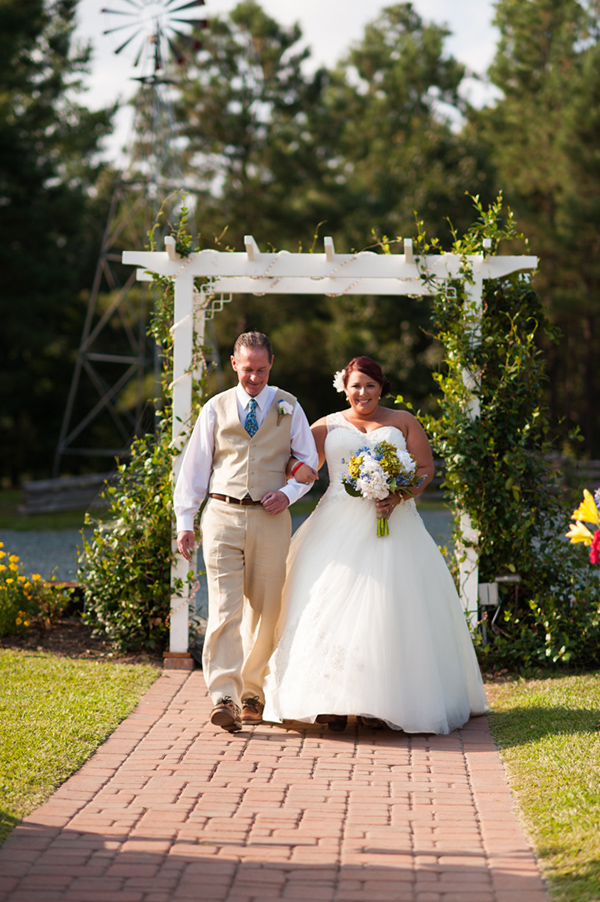 blue-and-green-country-wedding-at