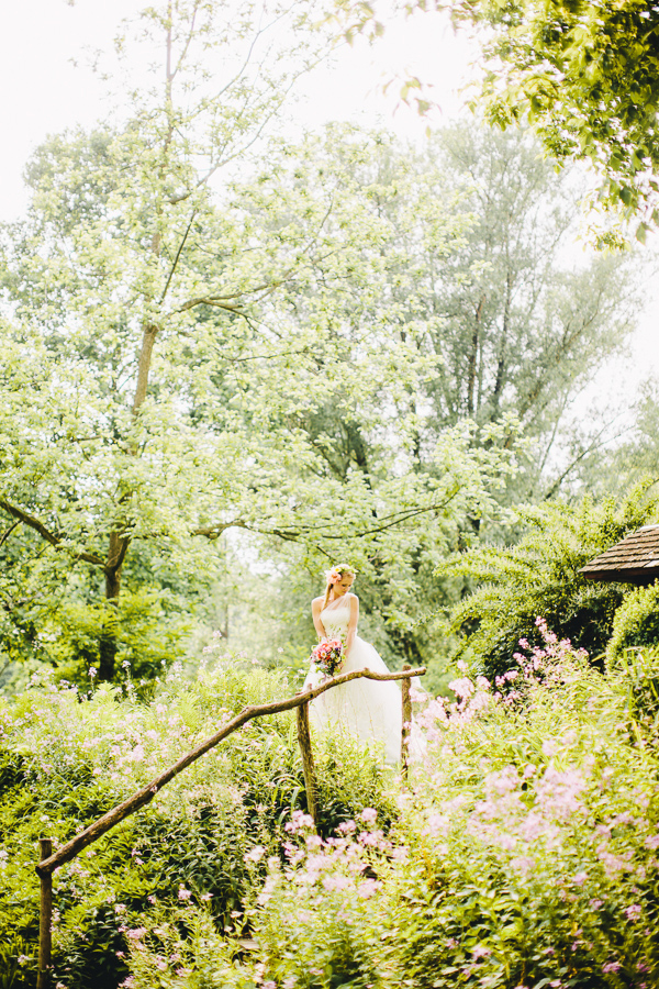colorful-garden-wedding-ideas