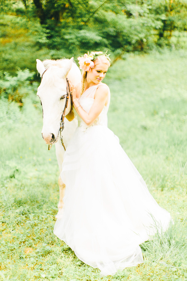 colorful-garden-wedding-ideas