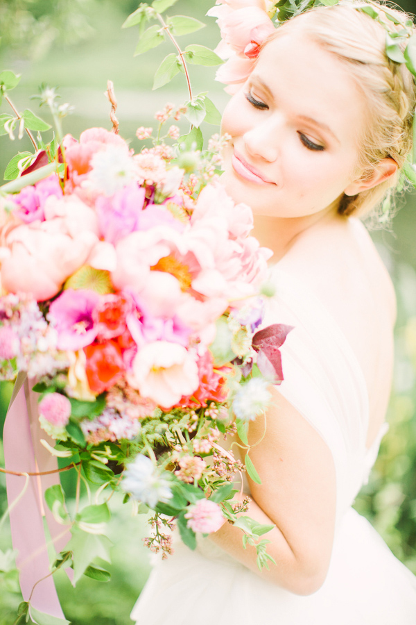 colorful-garden-wedding-ideas