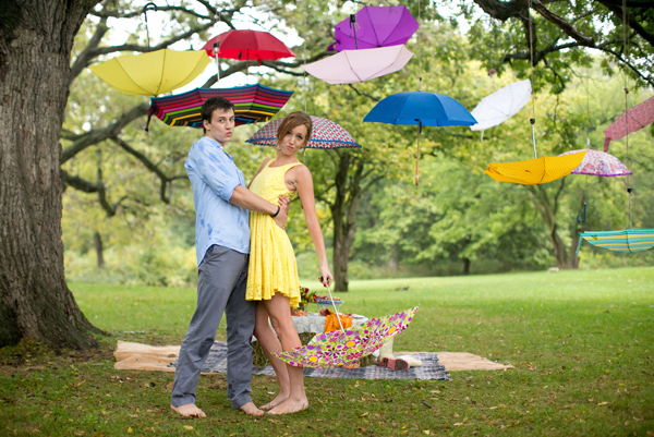 colorful-rainy-day-anniversary-session