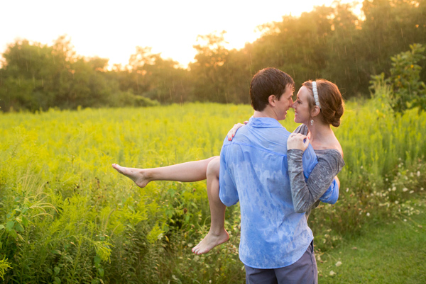 colorful-rainy-day-anniversary-session