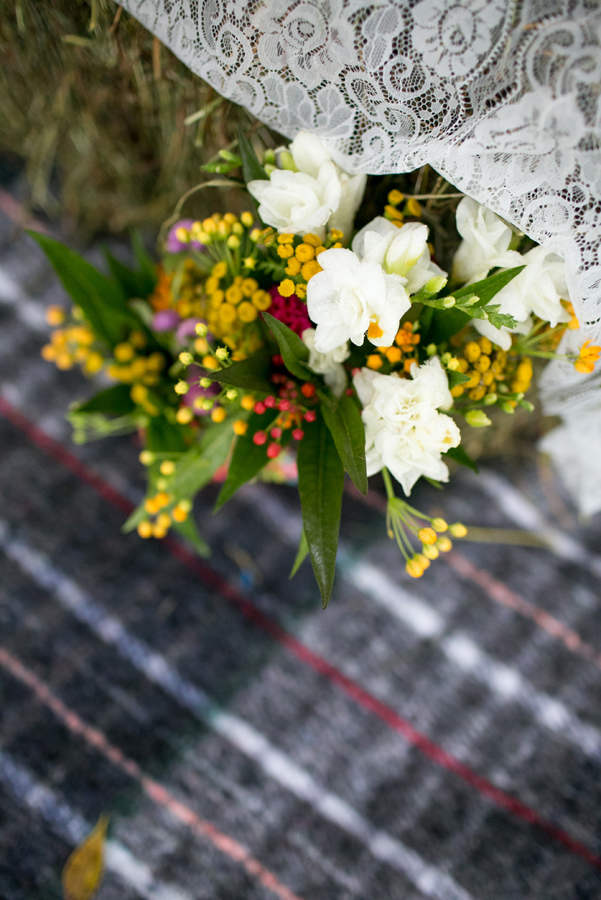 colorful-rainy-day-anniversary-session