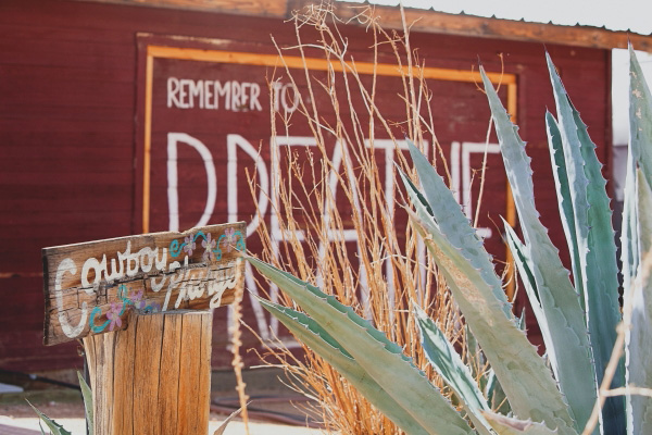 dusty-desert-wedding-at-rimrock-ranch