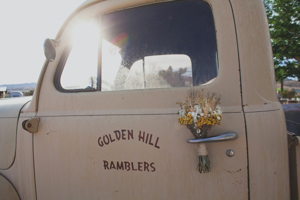 dusty-desert-wedding-at-rimrock-ranch