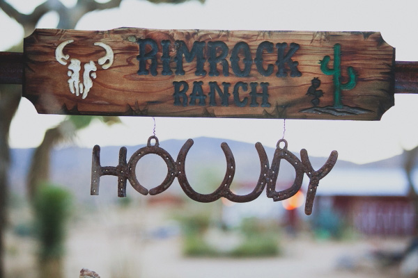 dusty-desert-wedding-at-rimrock-ranch