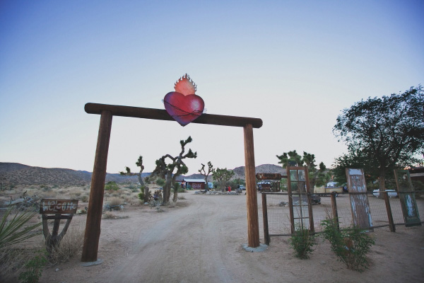 dusty-desert-wedding-at-rimrock-ranch