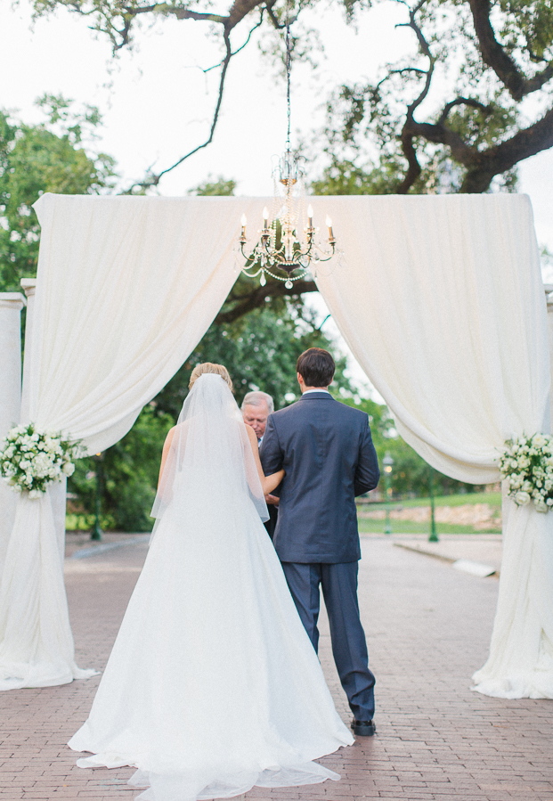 elegant-southern-wedding-at-fort-conde