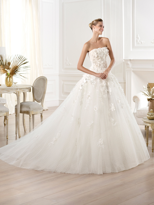 elie-saab-atelier-pronovias-and