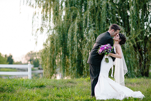 equestrian-wedding-in-purple-and-green