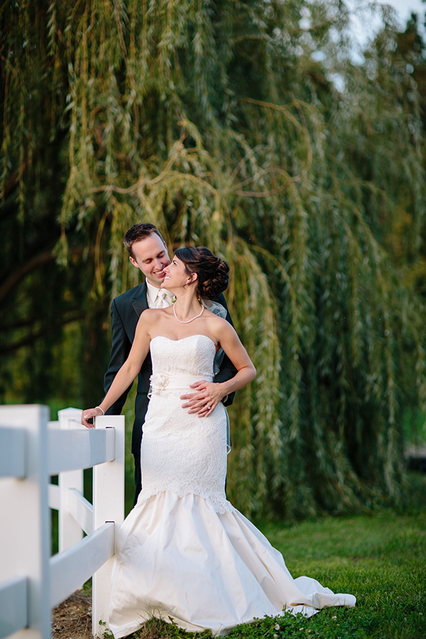 equestrian-wedding-in-purple-and-green