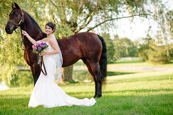 equestrian-wedding-in-purple-and-green