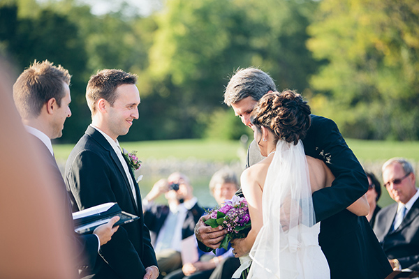 equestrian-wedding-in-purple-and-green