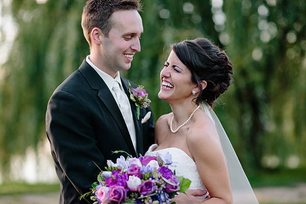 equestrian-wedding-in-purple-and-green