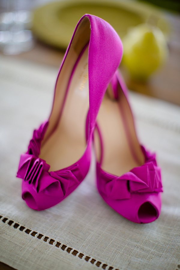 equestrian-wedding-in-purple-and-green