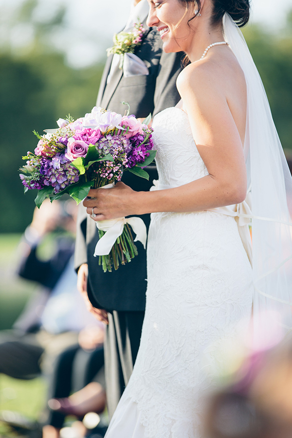 equestrian-wedding-in-purple-and-green